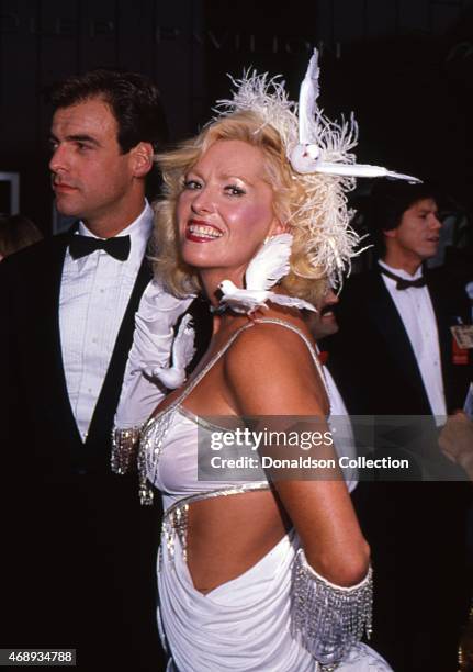 Actress Edy Williams attends the Academy Awards in March 1990 in Los Angeles, California.