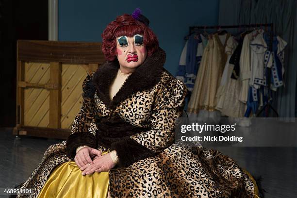 ugly sisters 11 - stage make up stock pictures, royalty-free photos & images