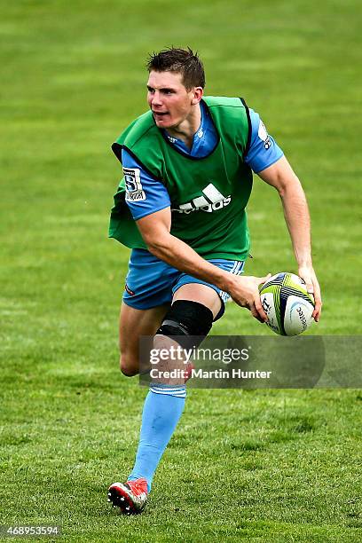 Colin Slade looks to pass during a Crusaders Super Rugby training session at Rugby Park on April 9, 2015 in Christchurch, New Zealand.