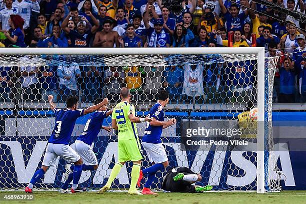 Leo#3, Henrique and Leandro Damiao of Cruzeiro celebrates a scored goal against Mineros during a match between Cruzeiro and Mineros as part of Copa...