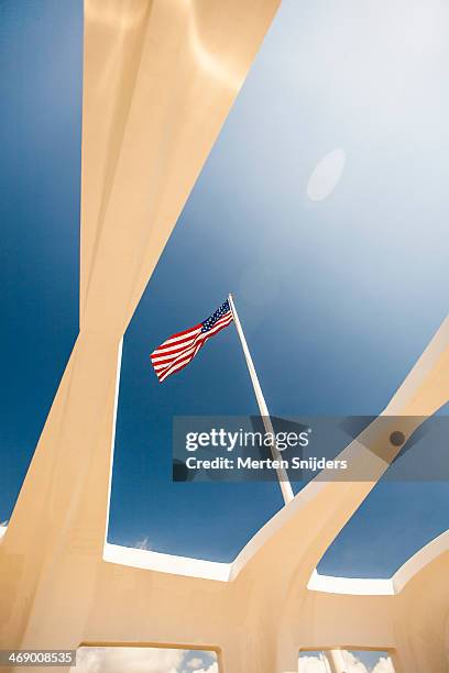 united states flag at pearl harbour - pearl harbor hawaii stock pictures, royalty-free photos & images