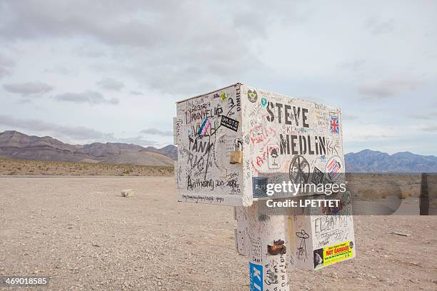Alien Mailbox 508 Area 51 Alien Stock Photos, High-Res Pictures, and Images - Getty ...