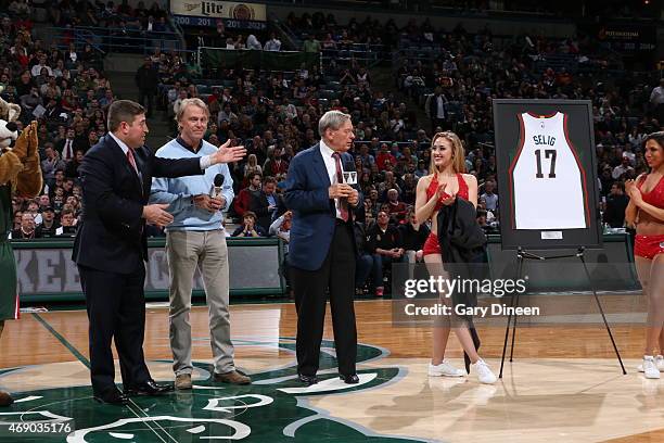 Miwaukee Bucks owner Wes Edens unveiles a Bud Selig before the Cleveland Cavaliers game against the Milwaukee Bucks on April 8, 2015 at the BMO...