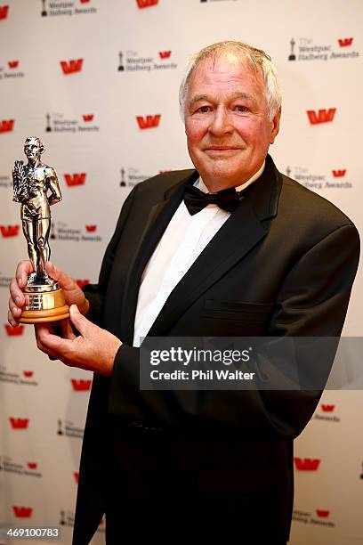 Graham Sycamore poses with the Lion Foundation Lifetime Achievement award during the Westpac Halberg Awards at Vector Arena on February 13, 2014 in...