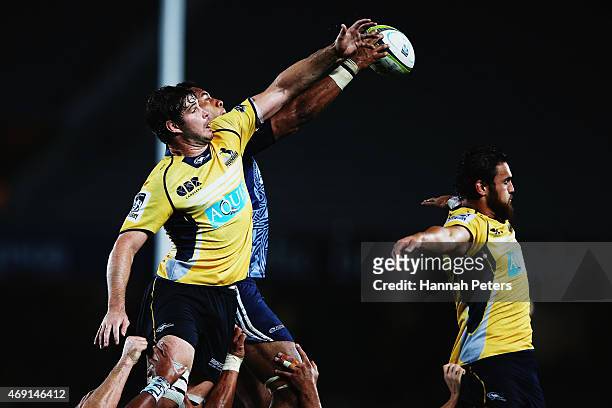 Sam Carter of the Brumbies wins lineout ball during the round nine Super Rugby match between the Blues and the Brumbies at Eden Park on April 10,...