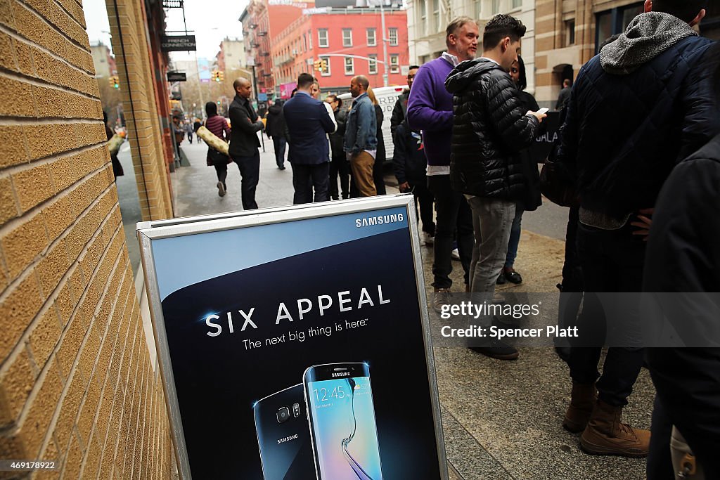 Samsung Galaxy S6 Phone Goes On Sale