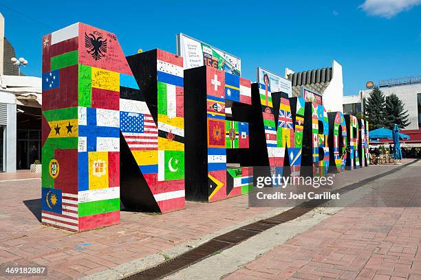 newborn monument in pristina kosovo - pristina stockfoto's en -beelden