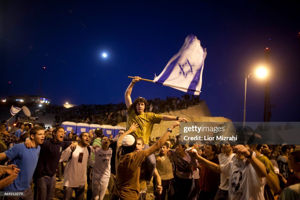March of Right Wing Activist and Settlers to 'E1' Settlement Area