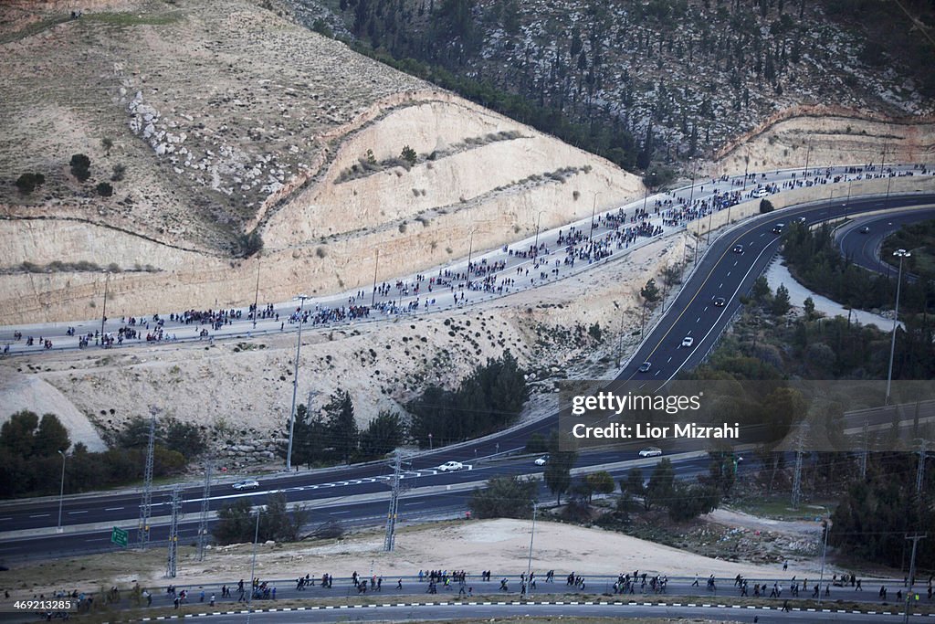 March of Right Wing Activist and Settlers to 'E1' Settlement Area