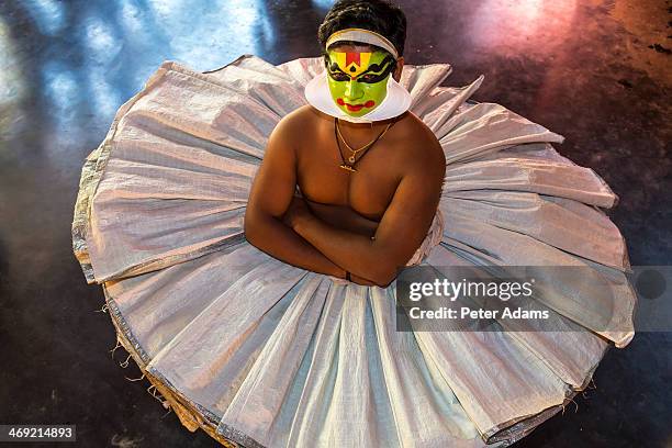 kathakali performer kochi (cochin), kerala, india - kathakali dancing stock pictures, royalty-free photos & images