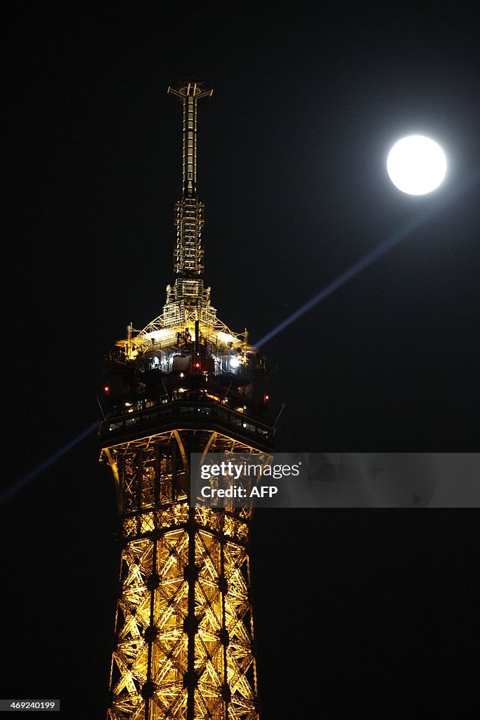 FRANCE-PARIS-MOON-FEATURE