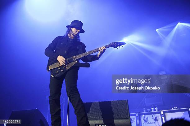 Daron Malakian of System Of A Down performs on stage at SSE Arena Wembley on April 10, 2015 in London, United Kingdom