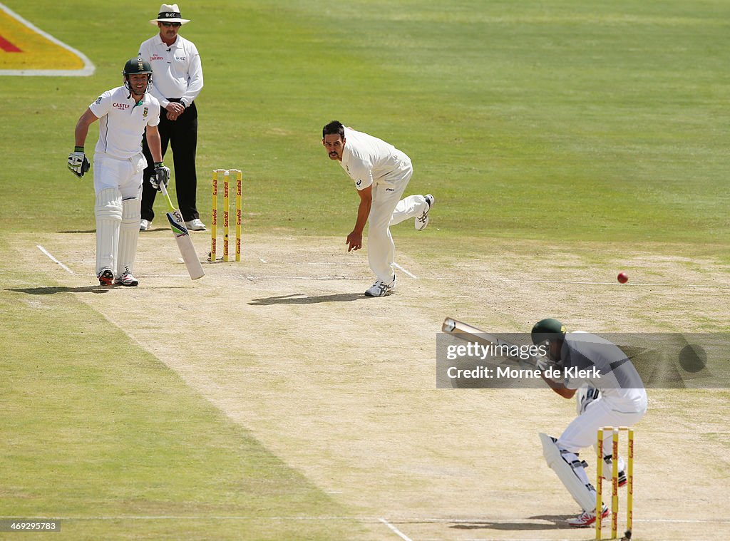 South Africa v Australia - First Test: Day 3