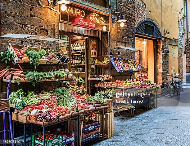 生鮮市場でフィレンツェ校（イタリア） - florence - italy ストックフォトと画像