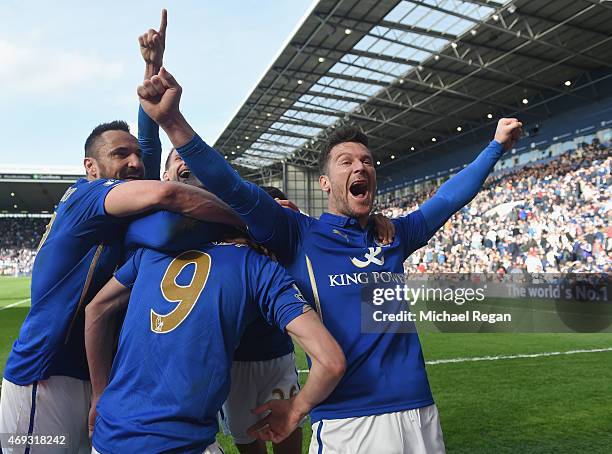 David Nugent of Leicester City celebrates with teammates after the late Vardy goal during the Barclays Premier League match between West Bromwich...