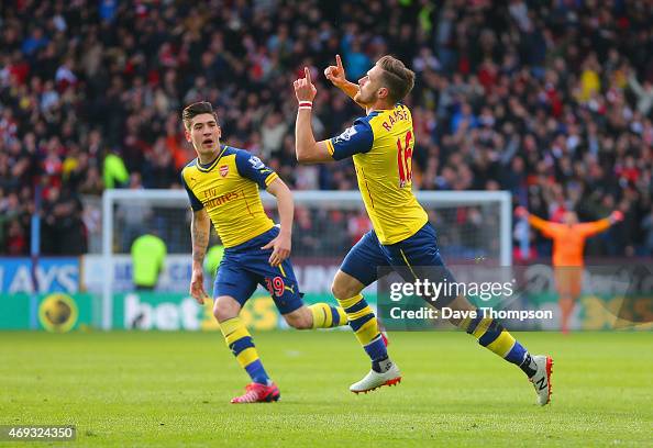Burnley v Arsenal - Premier League Burnley v Arsenal - Premier League