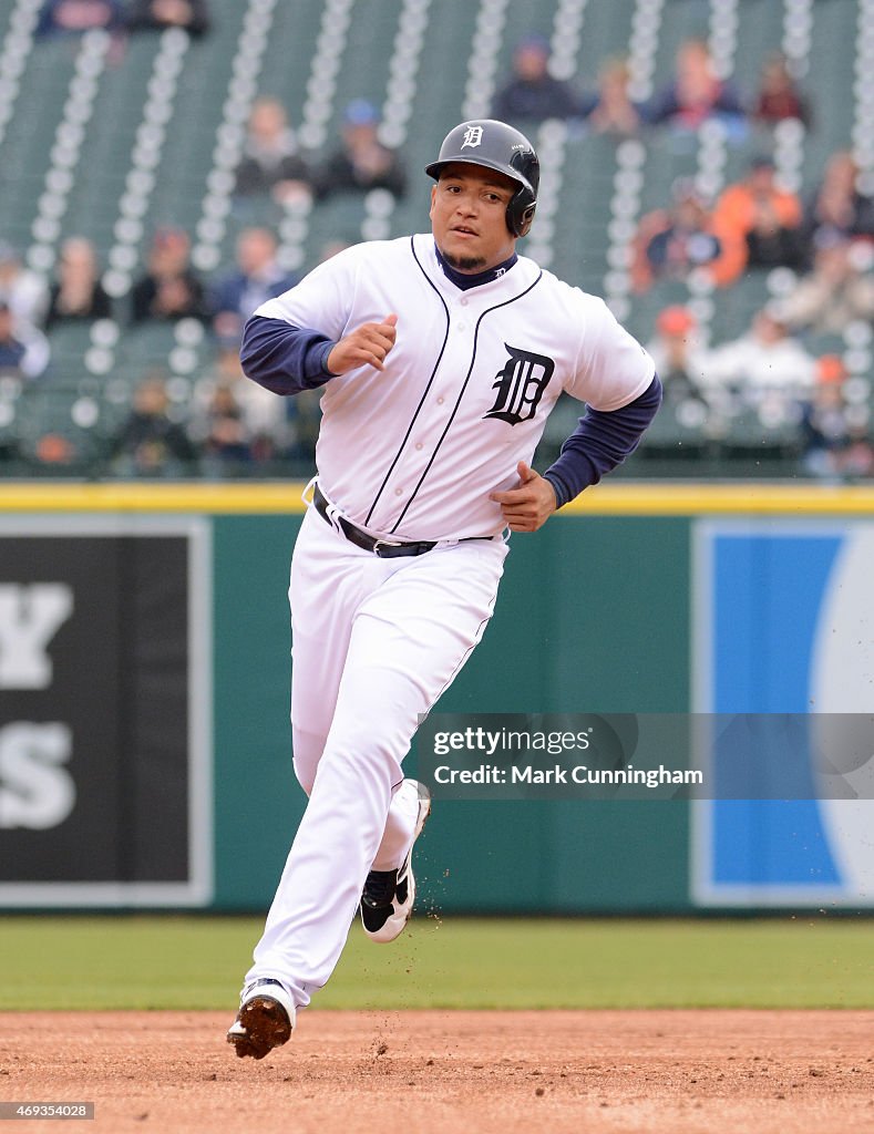 Minnesota Twins v Detroit Tigers