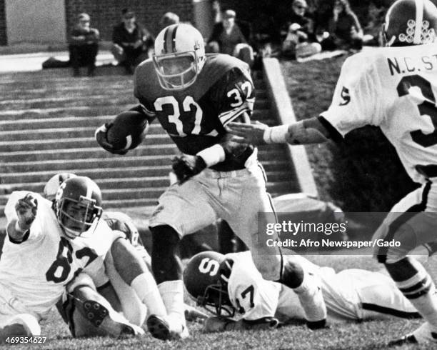 Photograph of Louis Carter, running back for the Tampa Bay Buccaneers, 1976.