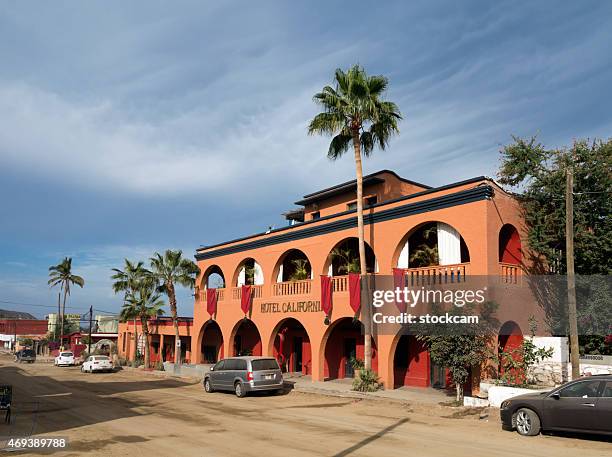 hotel de california en todas santos, baja california - todos santos mexico fotografías e imágenes de stock