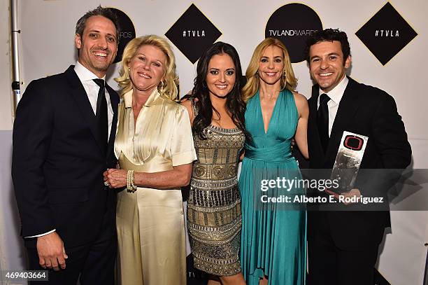 The cast of "The Wonder Years" actors Josh Saviano, Alley Mills, Danica McKellar, Olivia d'Abo and Fred Savage pose backstage with the Impact Award...