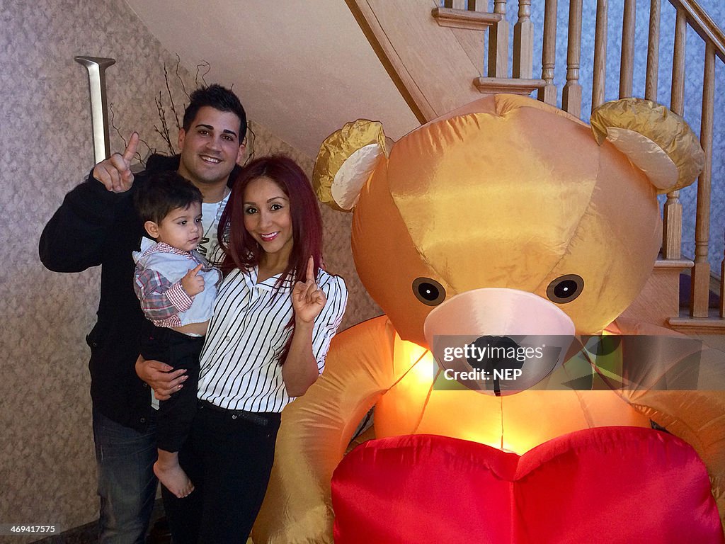 Nicole 'Snooki' Polizzi And Jionni LaValle Celebrate Valentine's Day