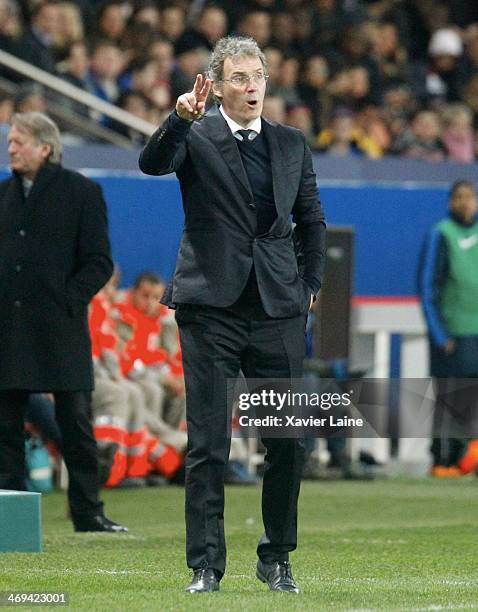 Head coach Laurent Blanc of Paris Saint-Germain reacts during the French Ligue 1 between Paris Saint-Germain FC and Valenciennes VAFC at Parc Des...