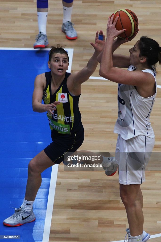 Fenerbahce vs Dynamo Kursk in Prague