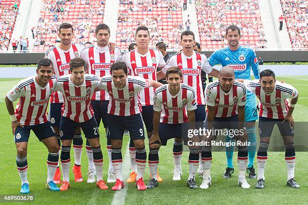 Players of Chivas pose for photos prior a match between Chivas and Leon as part of 13th round of Clausura 2015 Liga MX at Omnilife Stadium on April...