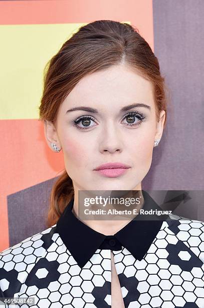 Actress Holland Roden attends The 2015 MTV Movie Awards at Nokia Theatre L.A. Live on April 12, 2015 in Los Angeles, California.