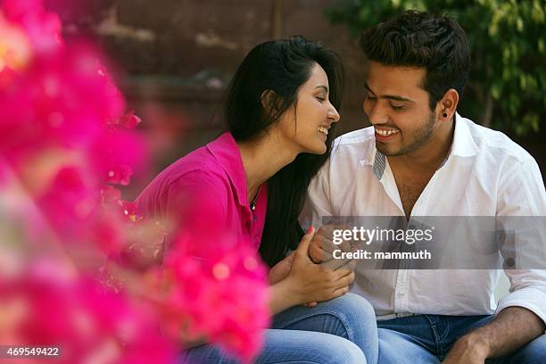 giovane coppia indiana - indian couple foto e immagini stock