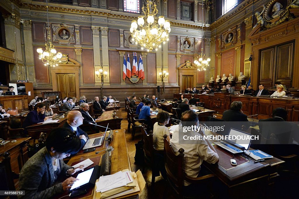 FRANCE-POLITICS-GOVERNMENT-TAXES-BUDGET