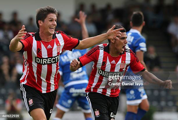 Guido Carrillo of Estudiantes celebrates after scoring during a match between All Boys and Estudiantes as part of Torneo Final 2014 at Malvinas...