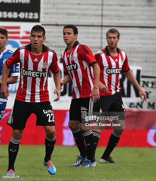 Players of Estudiantes, , Carlos Auzqui, Leonardo Jara and Jonathan Shunke during a match between All Boys and Estudiantes as part of Torneo Final...