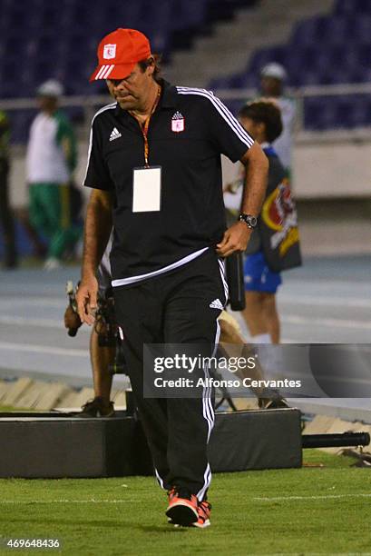 Fernando Velasco of America de Cali looks down during a match between Barranquilla FC and America de Cali as part of ninth round of Torneo Aguila...