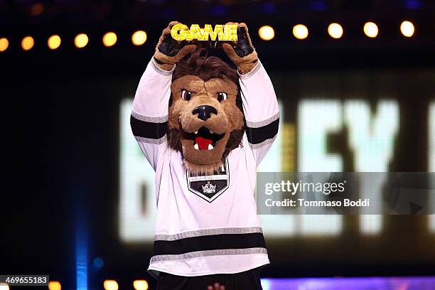 Los Angeles Kings mascot Bailey the Lion accepts the Most Awesome Mascot award onstage during the 4th Annual Cartoon Network Hall Of Game Awards held...
