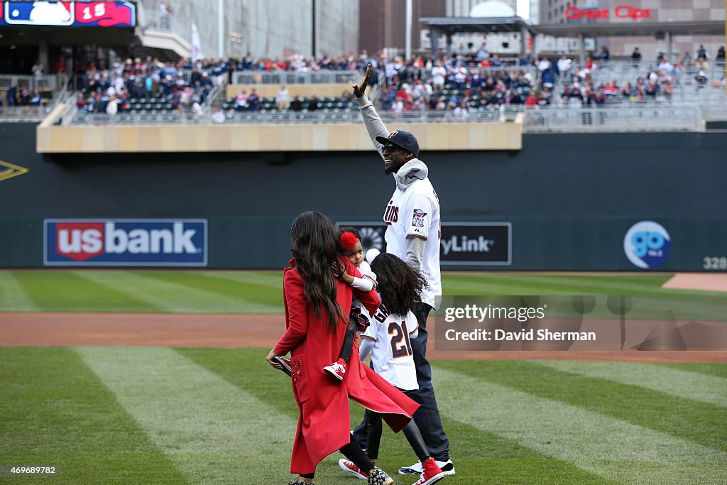 Kevin Garnett Throws out First Pitch at Minnesota Twins Game