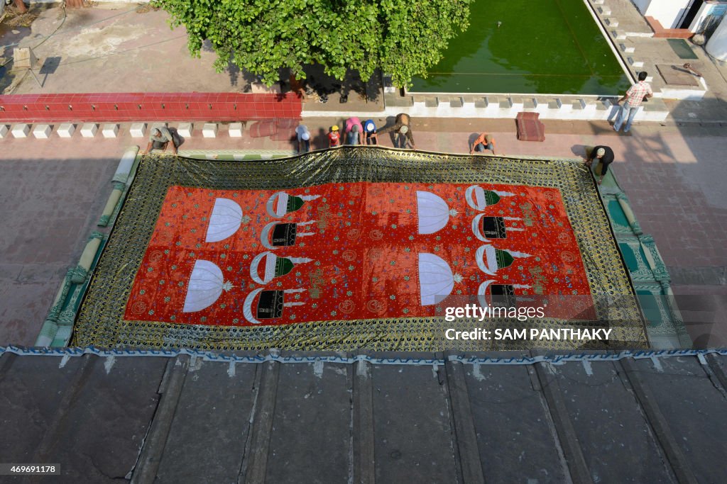 Chad Islam Ritual Indian Muslims display a ceremonial Chadar at the Siddi Saiyed Jaali ...