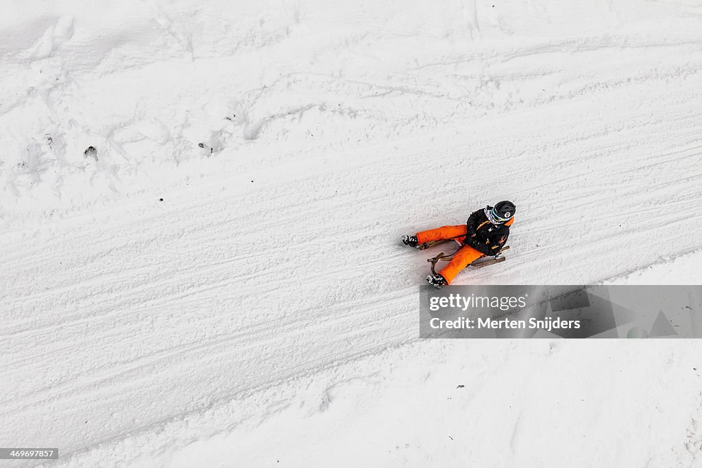 Sledgers racing down track