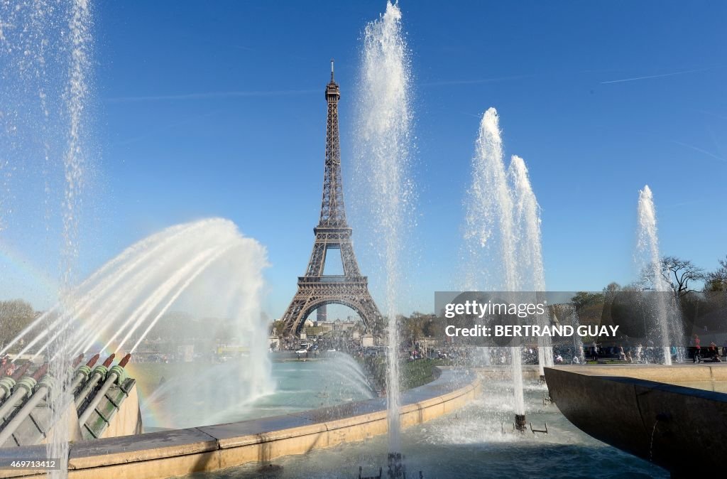 FRANCE-WEATHER-EIFFEL-TOWER-FEATURE