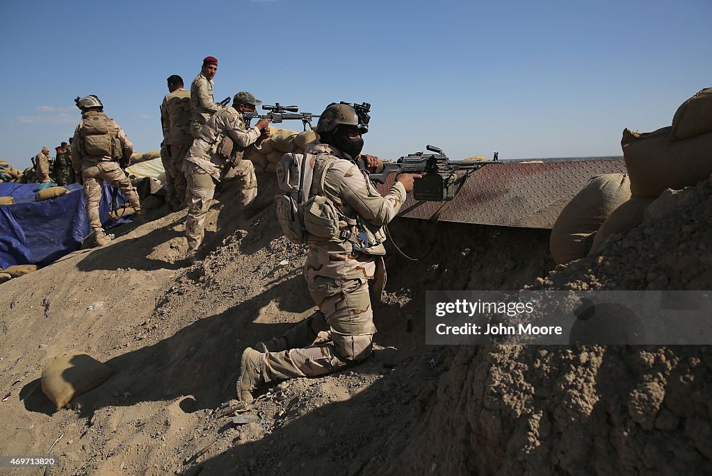 Iraqi Forces Battle ISIL In Anbar Province