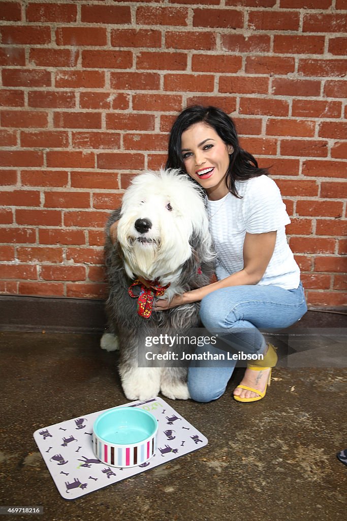 Shutterfly Launches Pet Accessories Collection With Jenna Dewan-Tatum & Hope For Paws At The Veterinary Care Center In Los Angeles