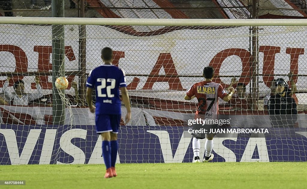 FBL-LIBERTADORES-HURACAN-CRUZEIRO