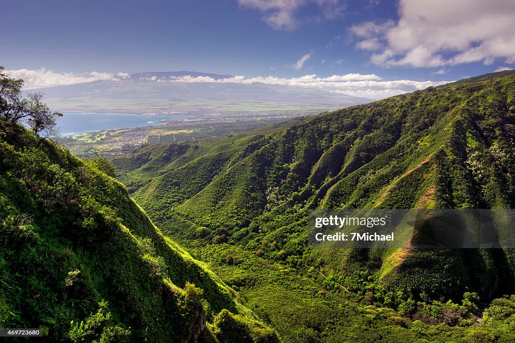 Waihee Ridge Trail, Blick über den Kahului und Haleakala, Maui, Hawaii