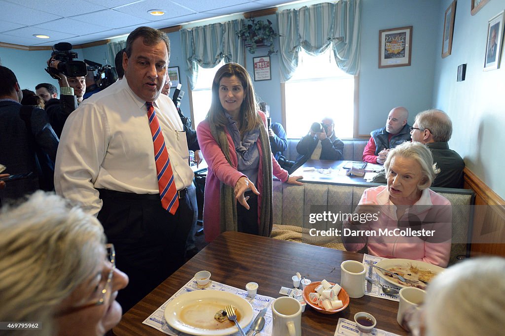 Chris Christie Makes Public Appearances In New Hampshire