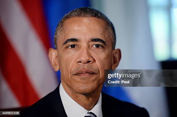 Obama Camera Barack Obama Portrait Photos and Premium High Res Pictures - Getty Images