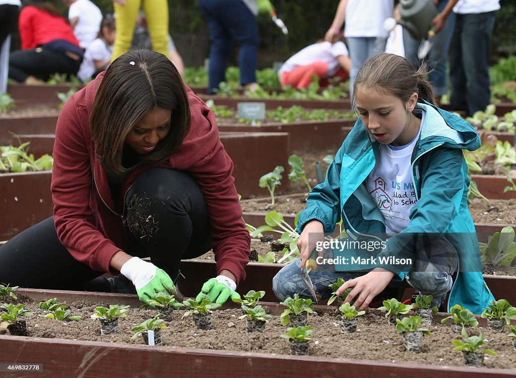 Schoolchildren Help Michelle Obama Plant 7th White House Kitchen Garden