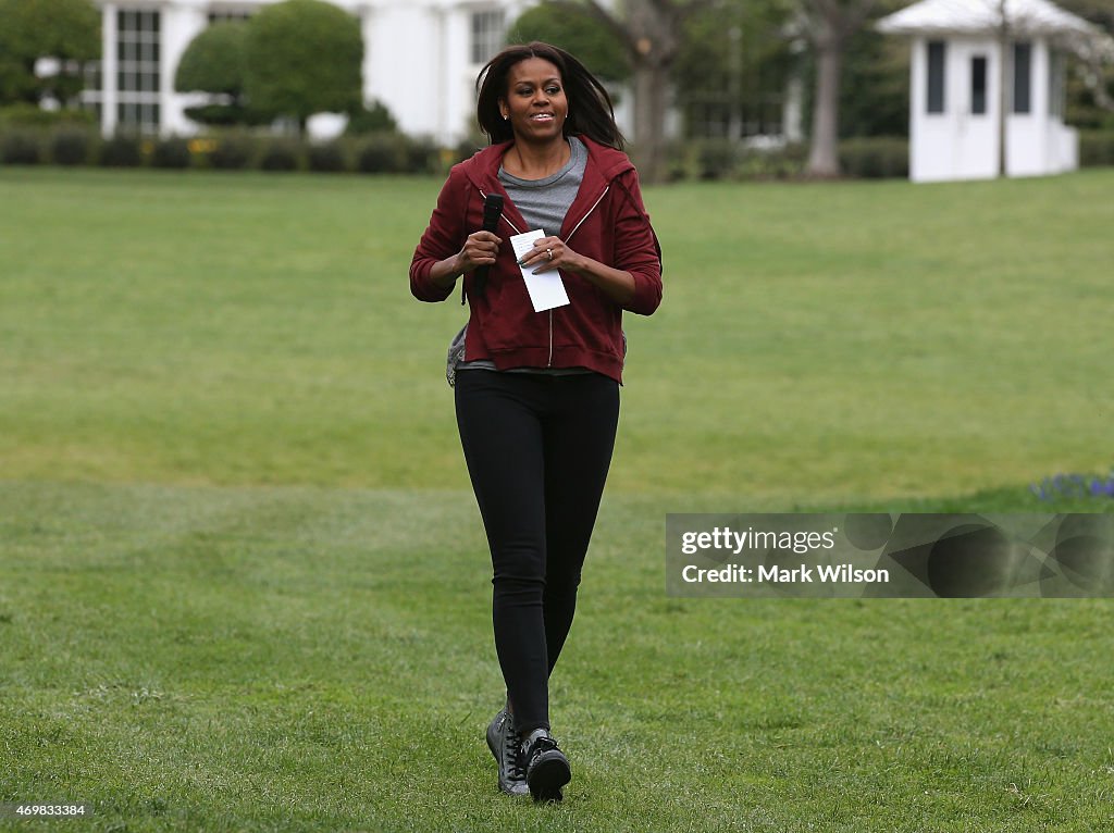 Schoolchildren Help Michelle Obama Plant 7th White House Kitchen Garden