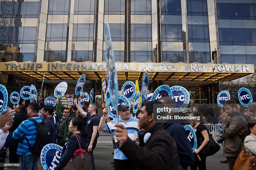 Fast-Food Workers To Rally In 230 U.S. Cities Seeking Higher Pay