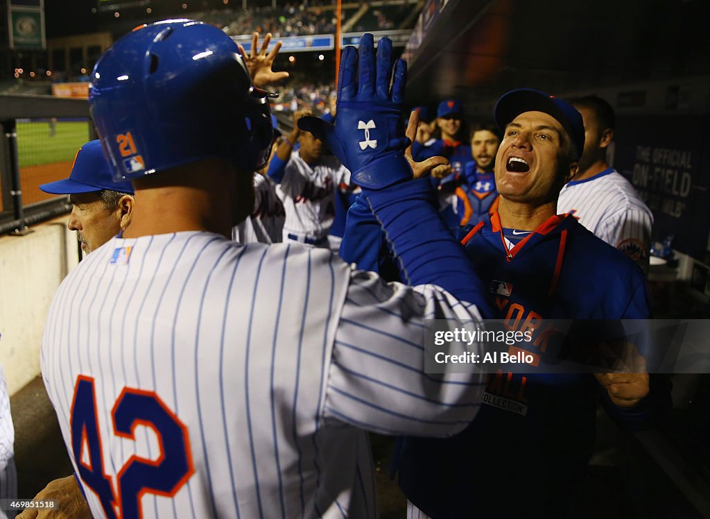 Philadelphia Phillies v New York Mets