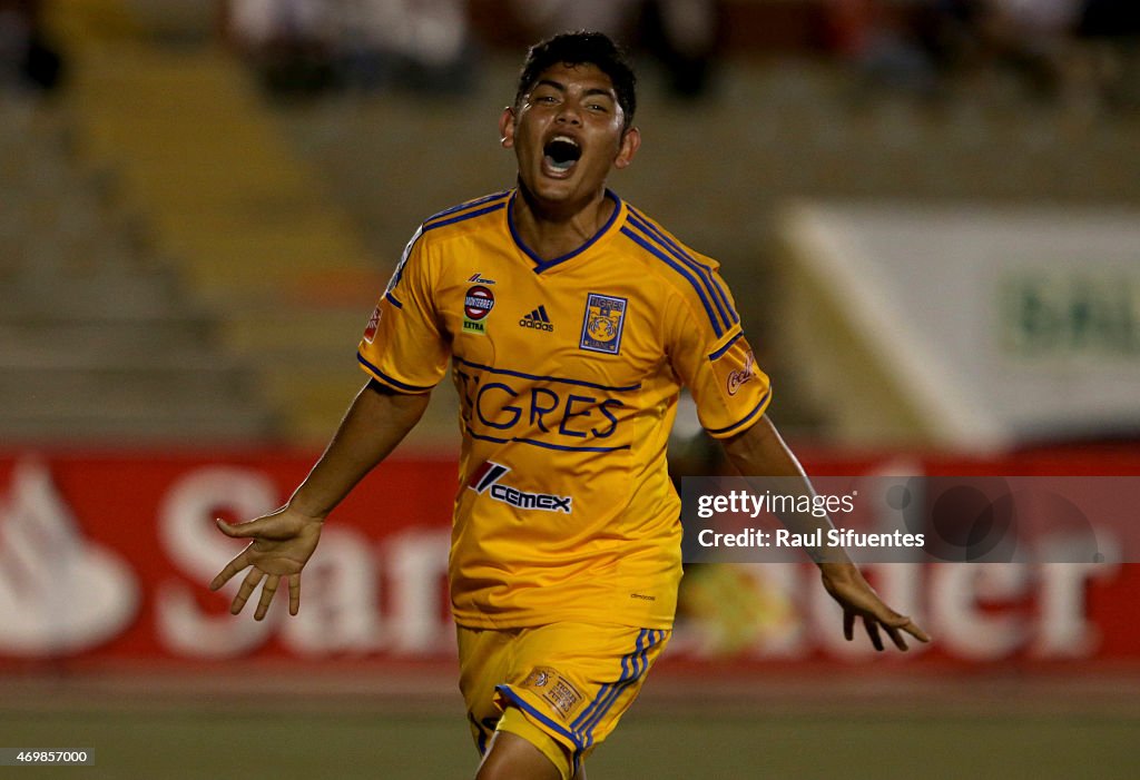 Juan Aurich v Tigres - Copa Bridgestone Libertadores 2015